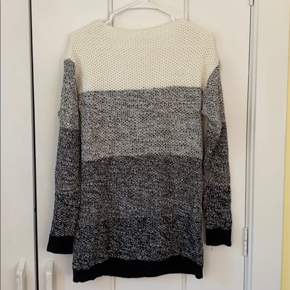 Old Navy Sweater - Picture 4 of 4
